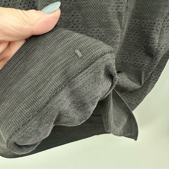 Lululemon Athletica Charcoal Textured Long Sleeve Knit Top Size Small - Picture 6 of 6